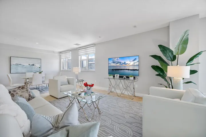 12-615 Bayshore Dr_012