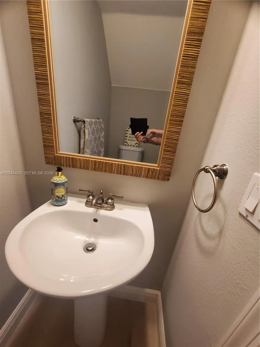 Photo 37