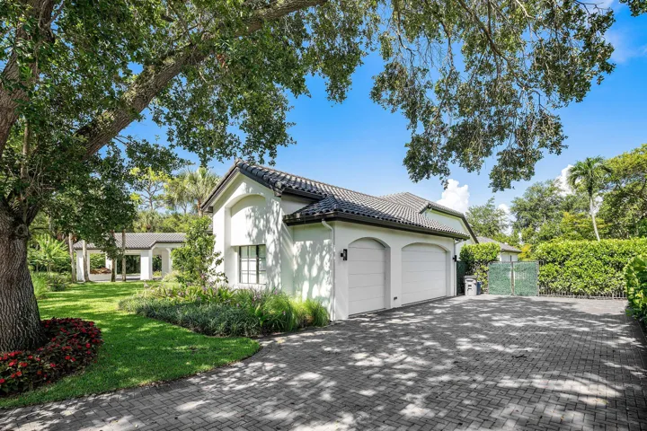 3 Car Garage