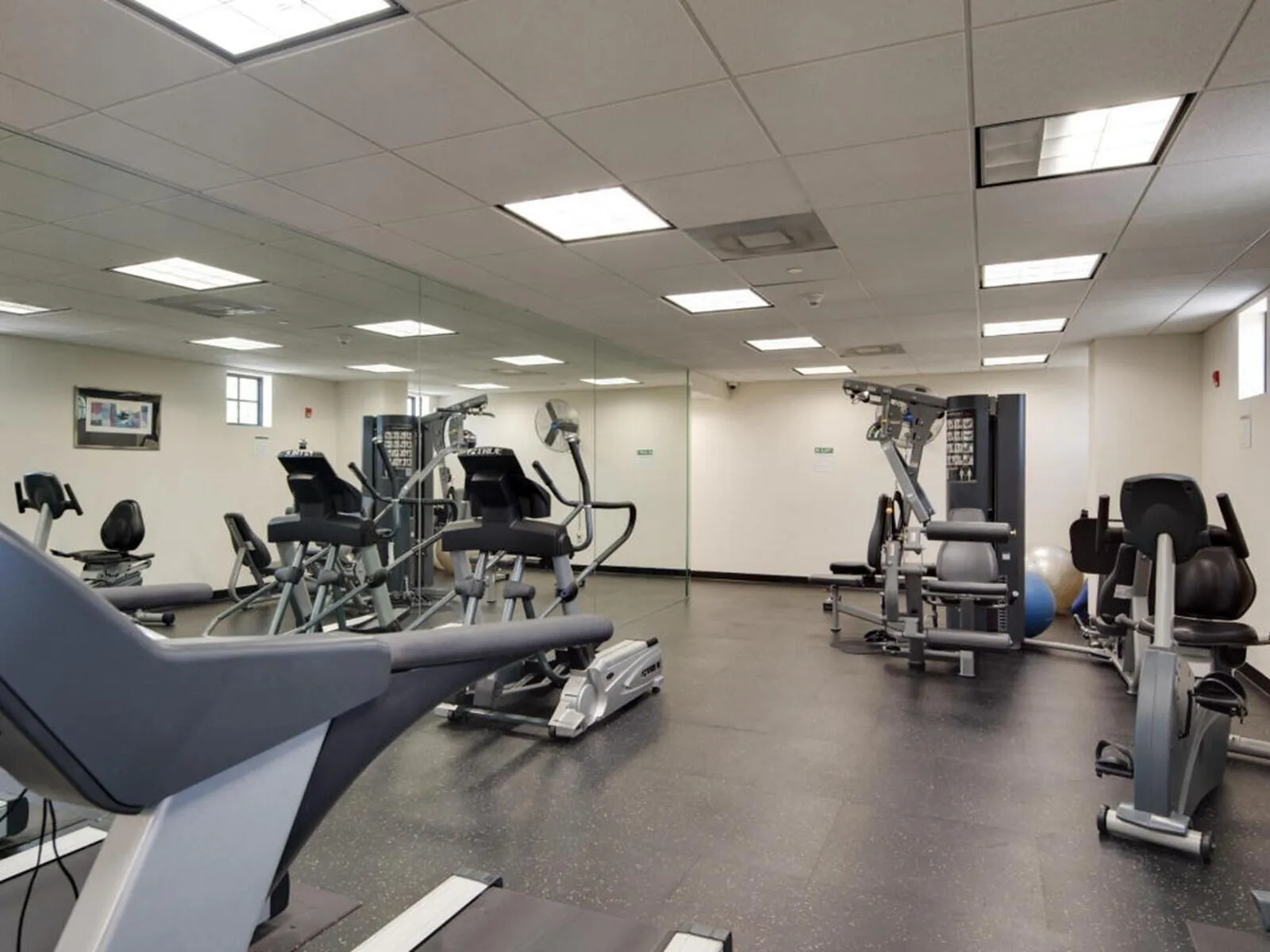 071_Fitness Room