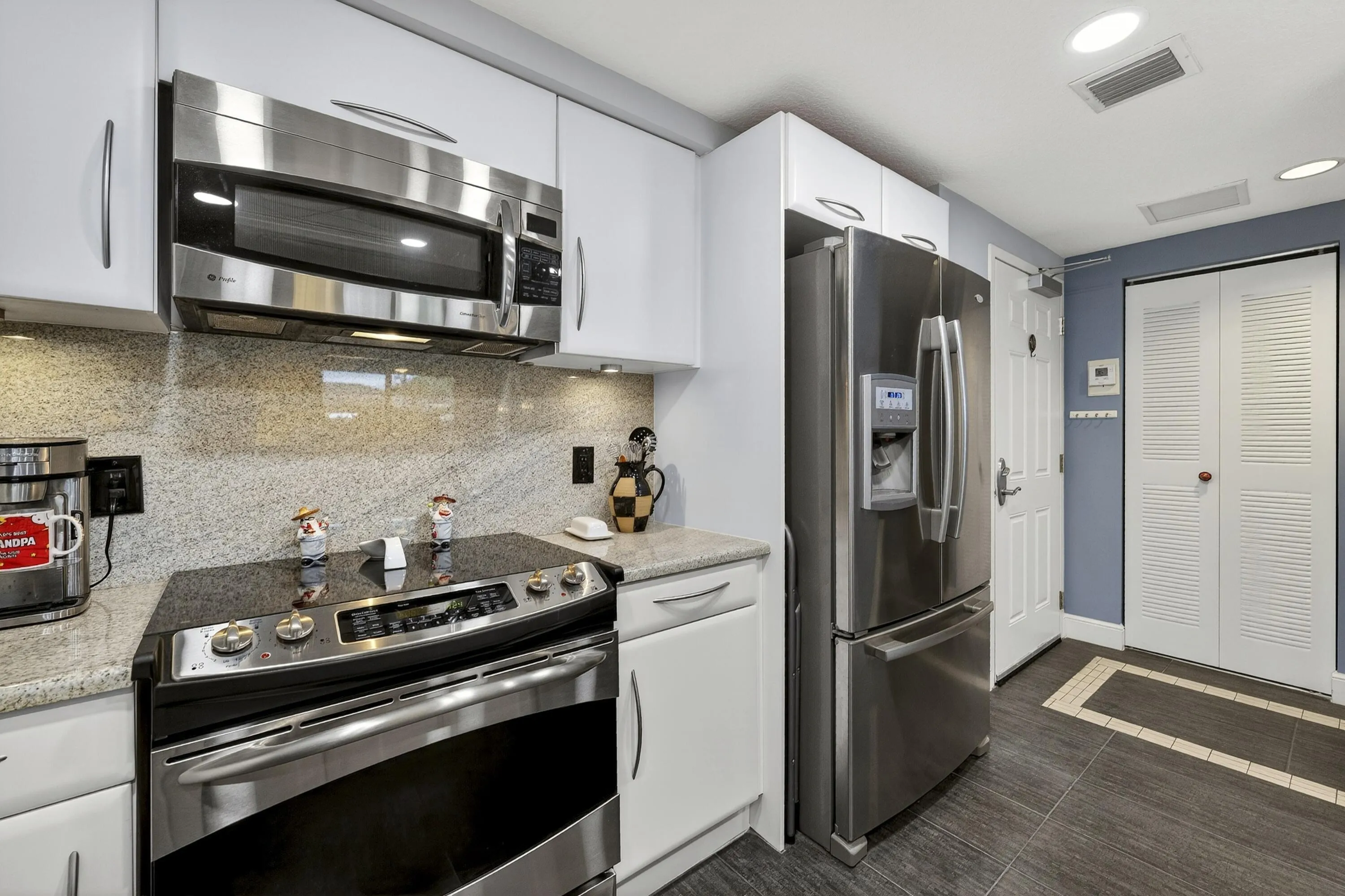 016_Kitchen