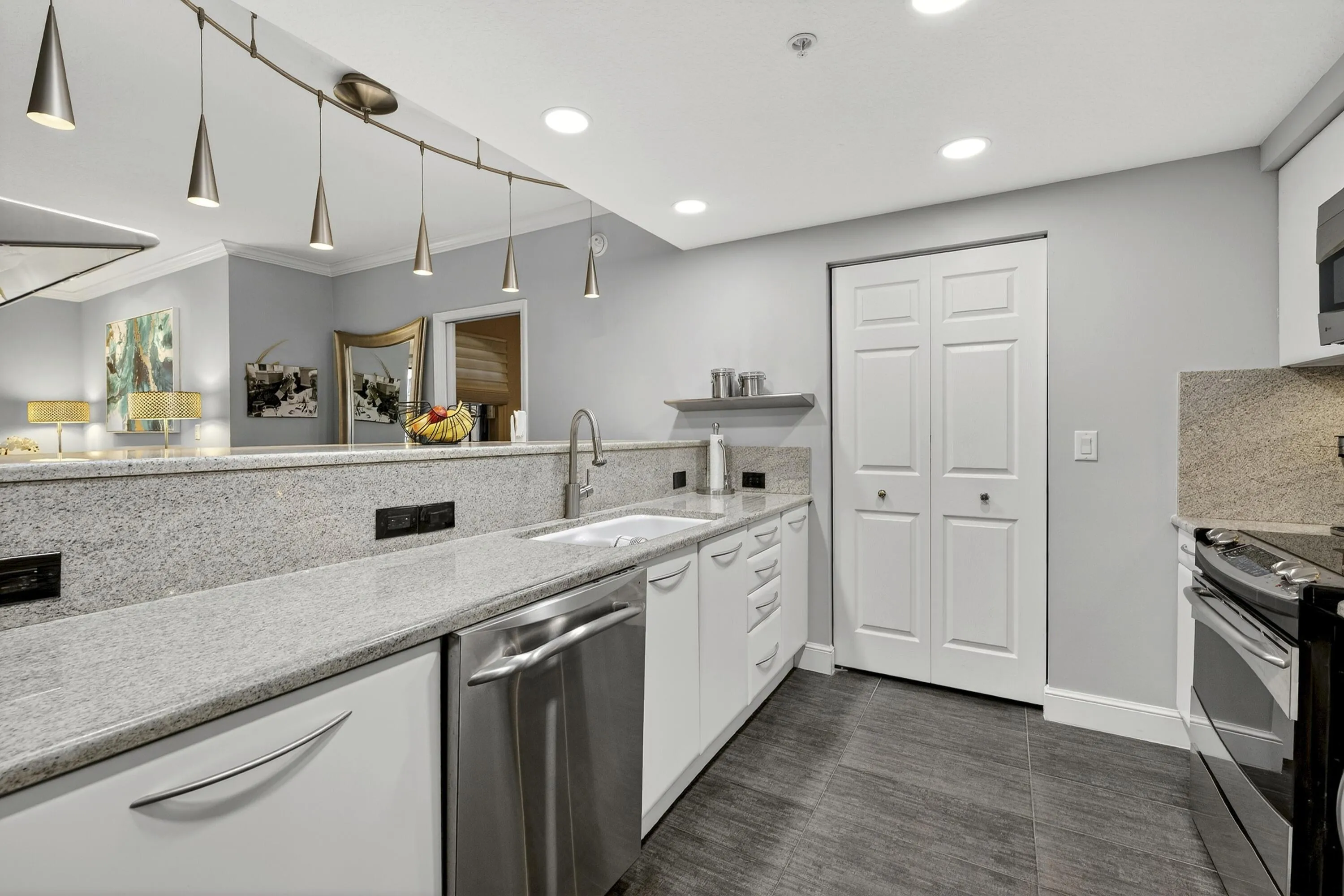 013_Kitchen