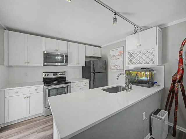 Light & Bright Kitchen