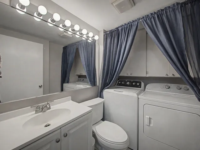 Main Floor wash room