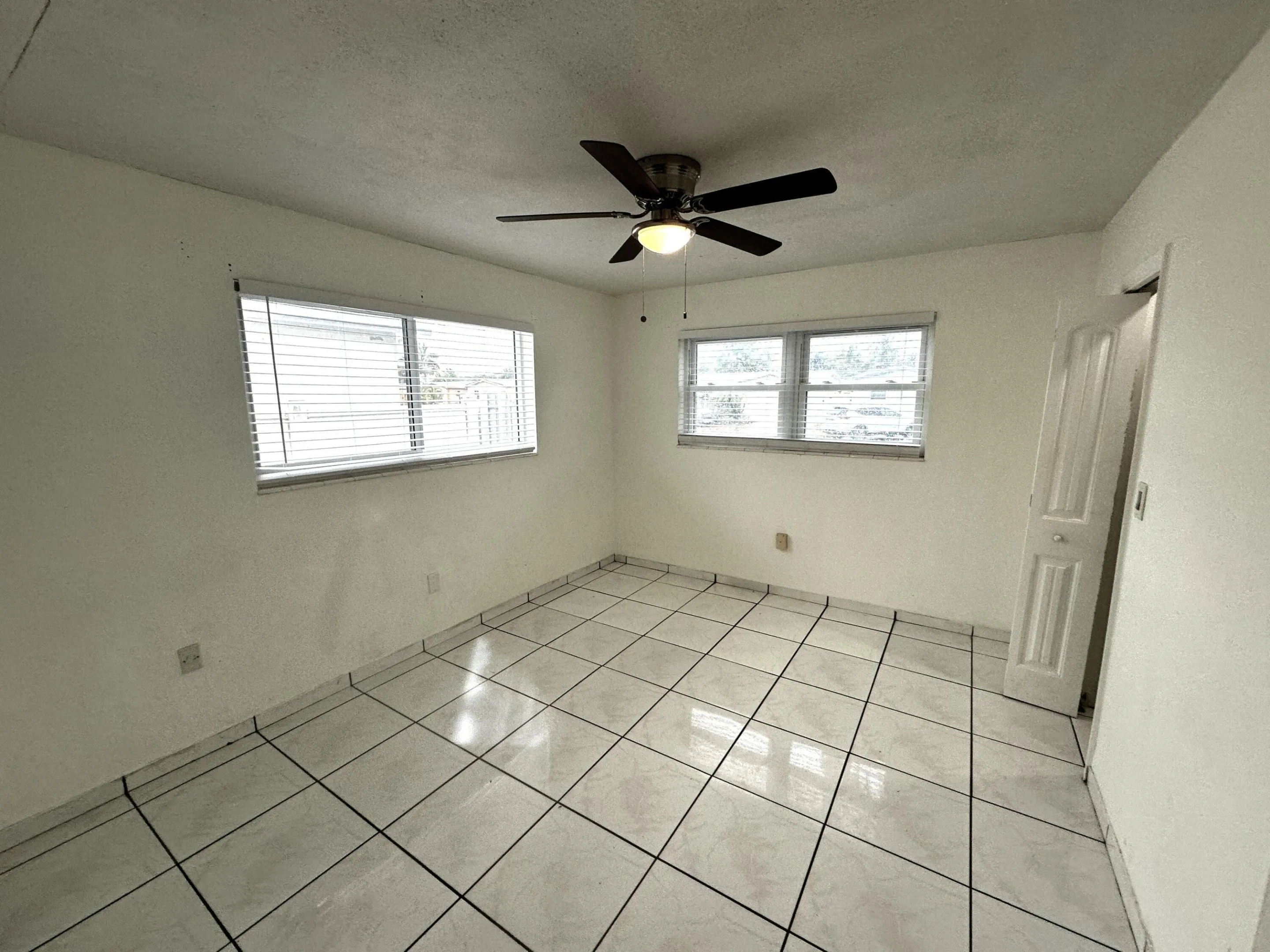 bedroom 2 m