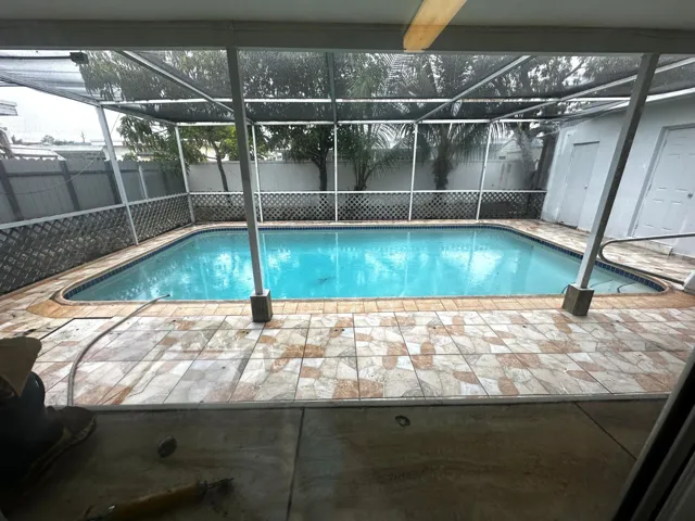 pool m2