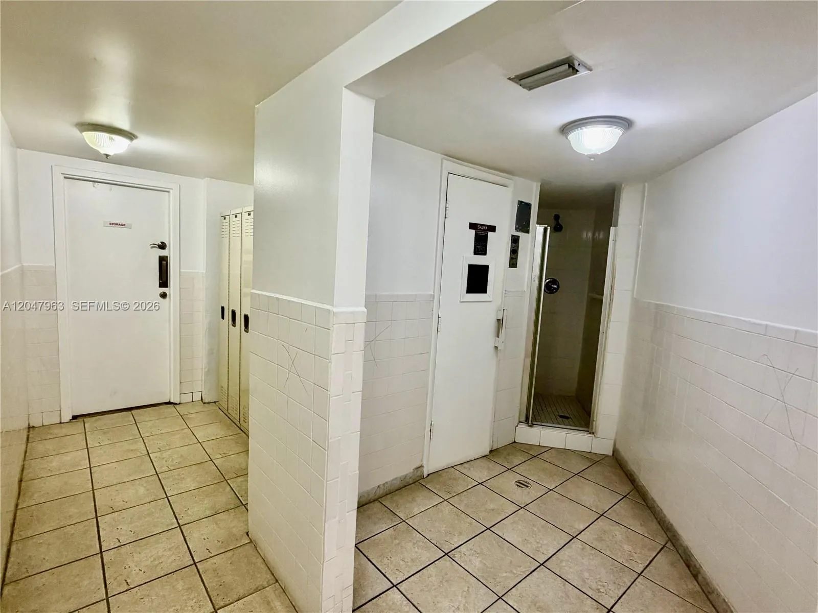 Men's Sauna & Shower