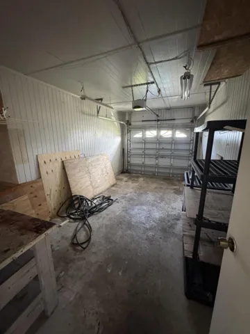 One car garage