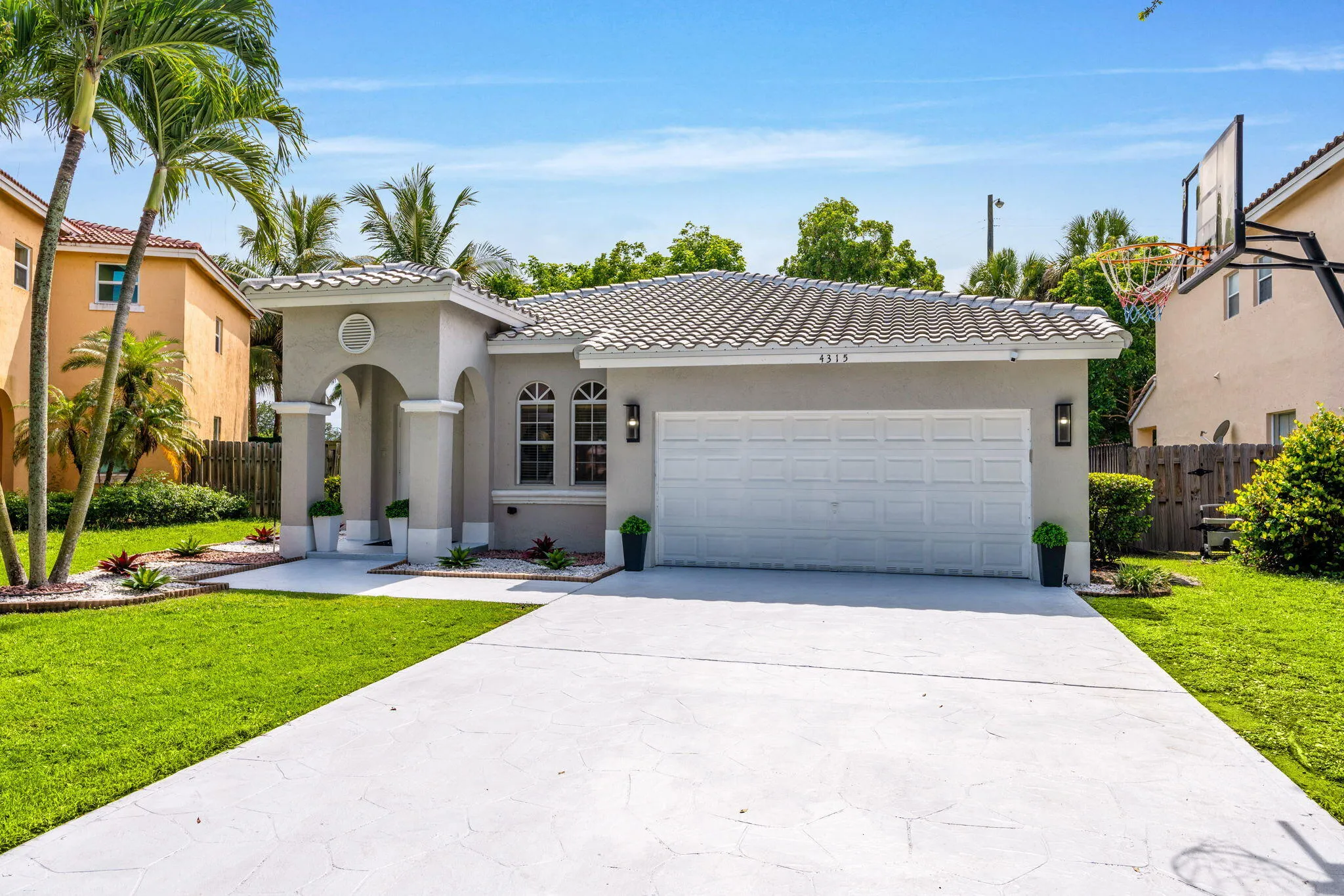 3-web-or-mls-A7400218