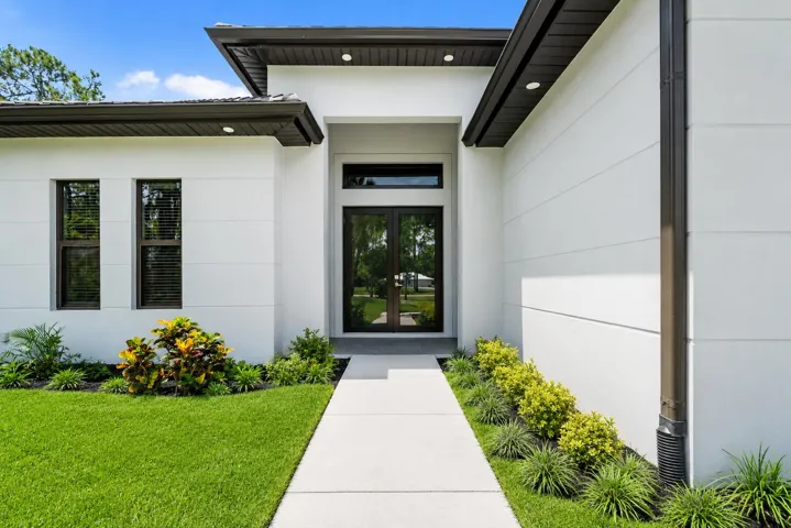 Exterior 4
