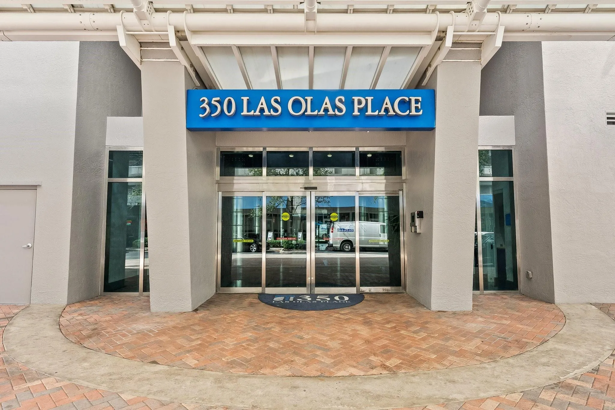 Entrance to 350 Las Olas Place