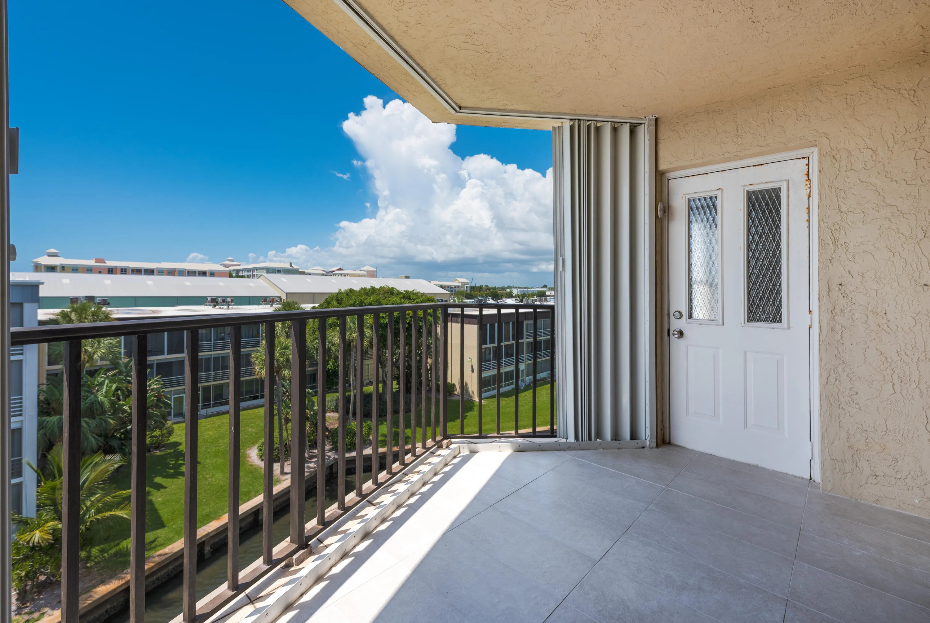 896 N Dixie Highway #527-32