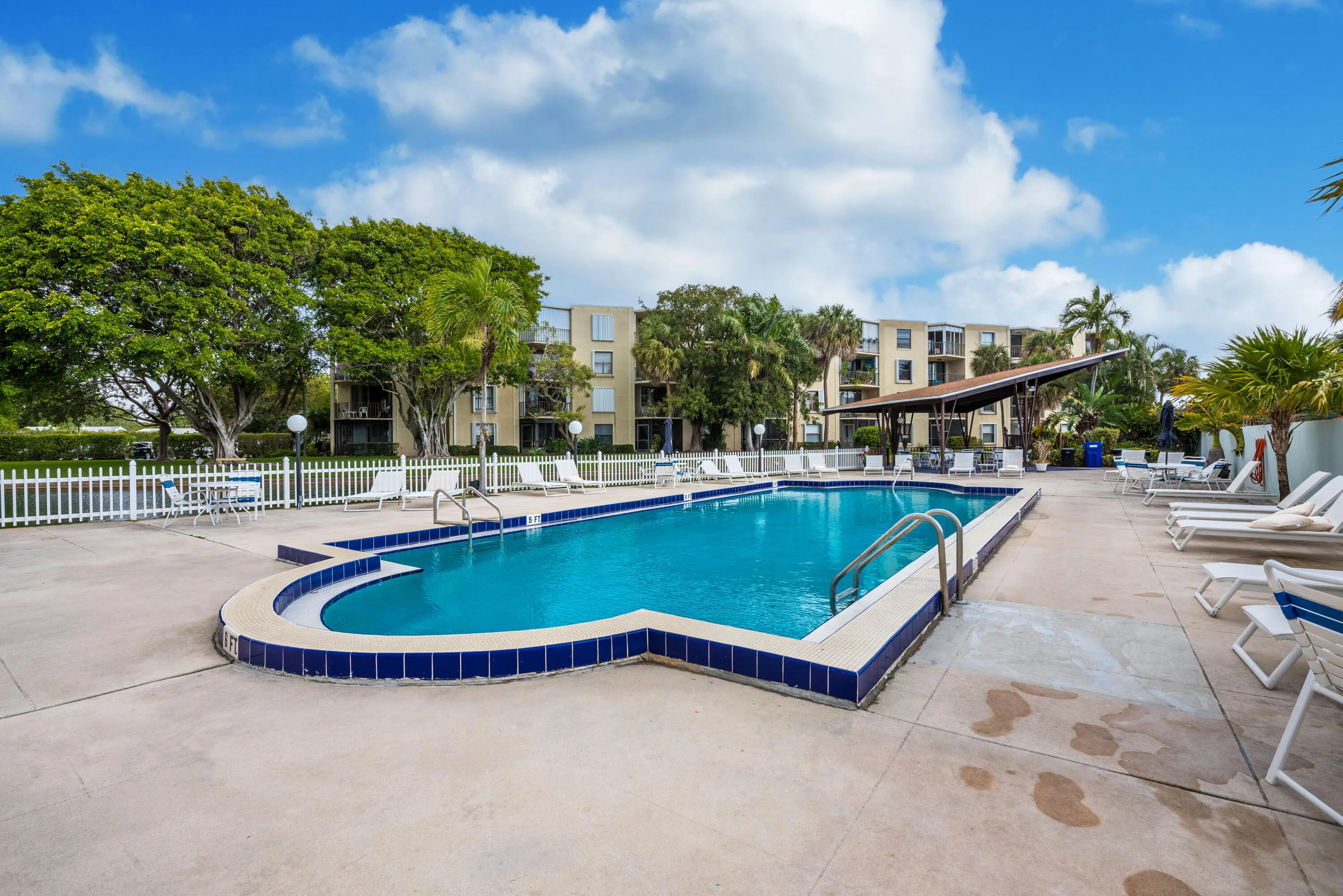 896 N Federal Hwy-30