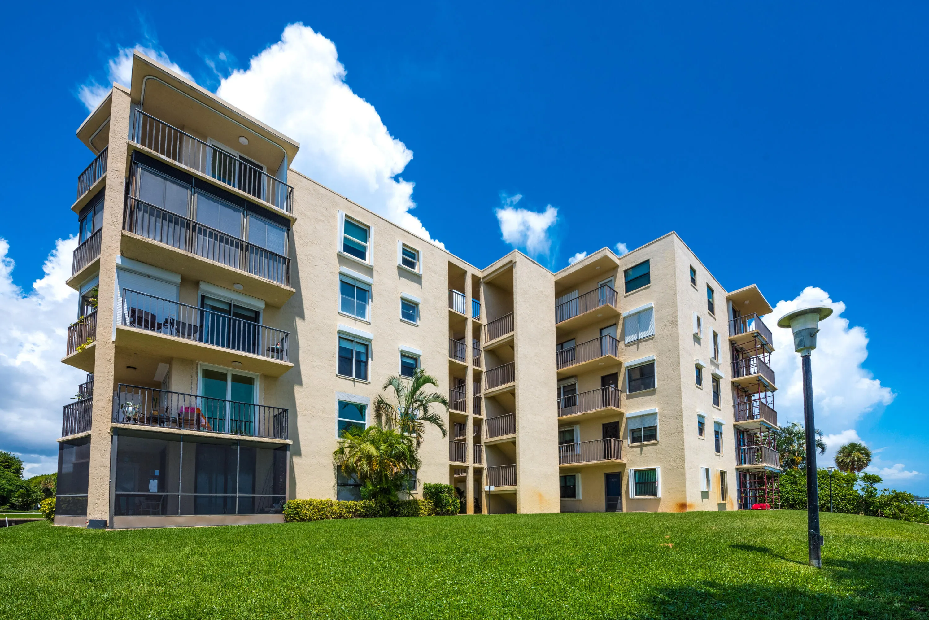 896 N Dixie Highway #527-37