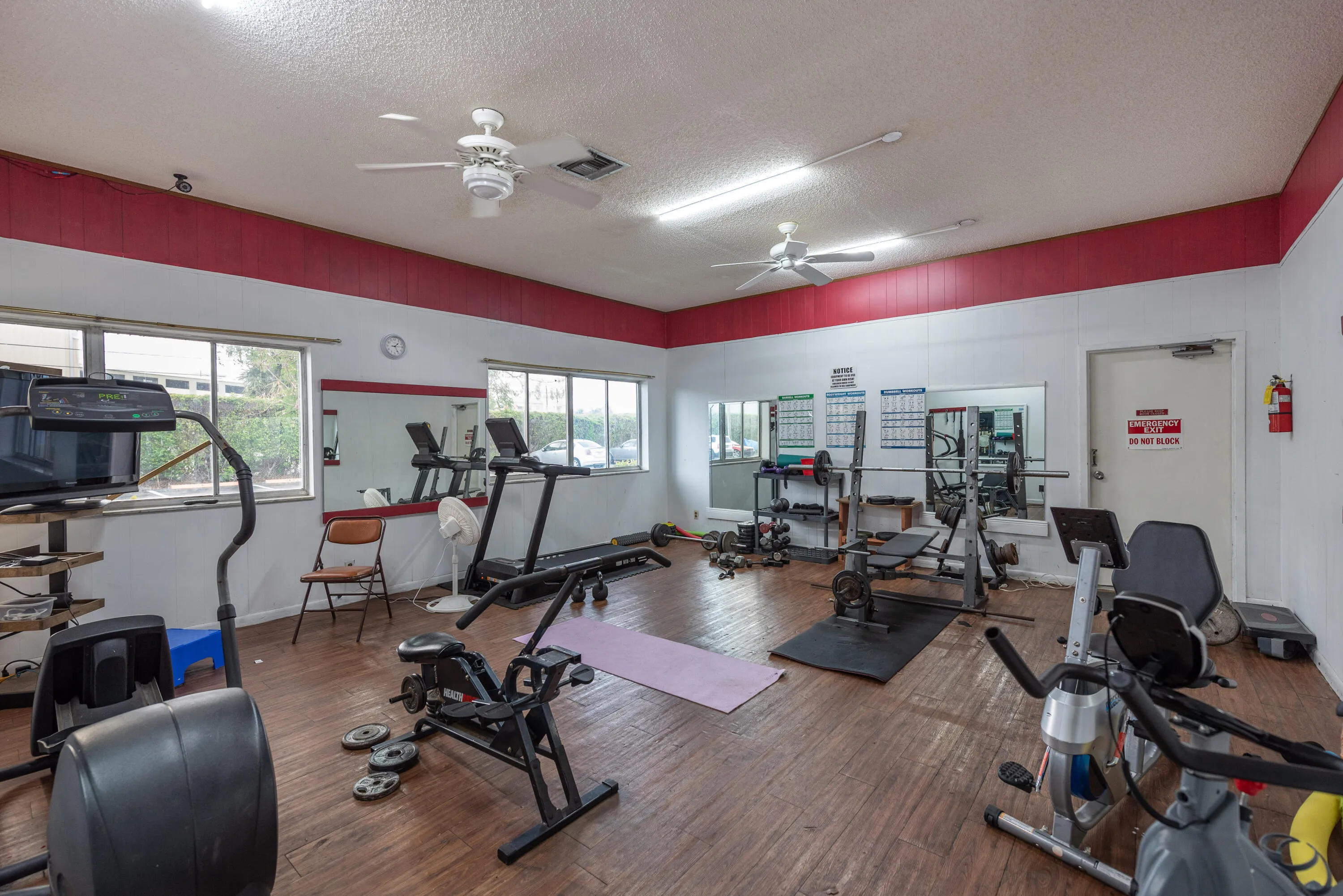 896 N Federal Hwy-29