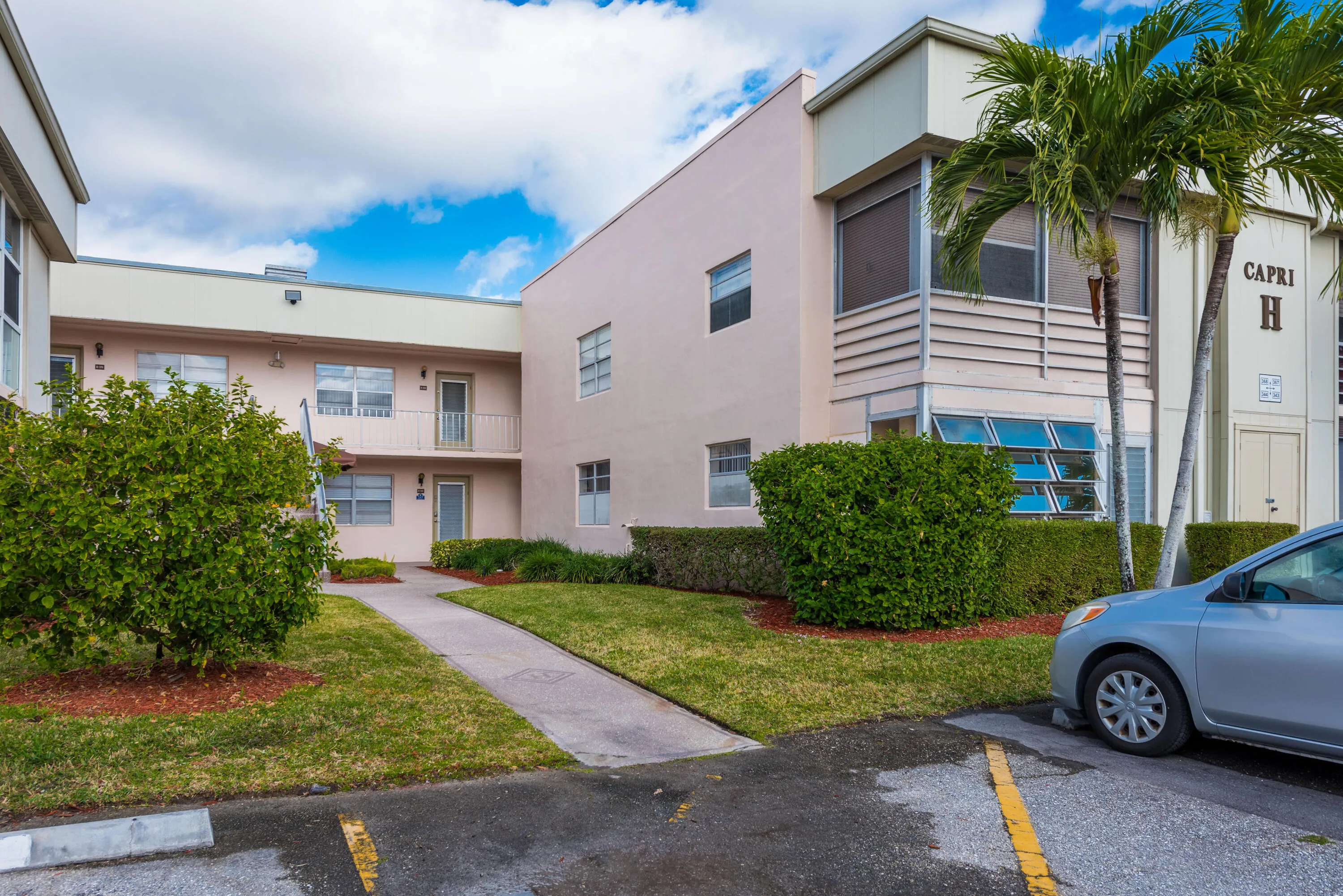 369 Capri H Kings Point -1
