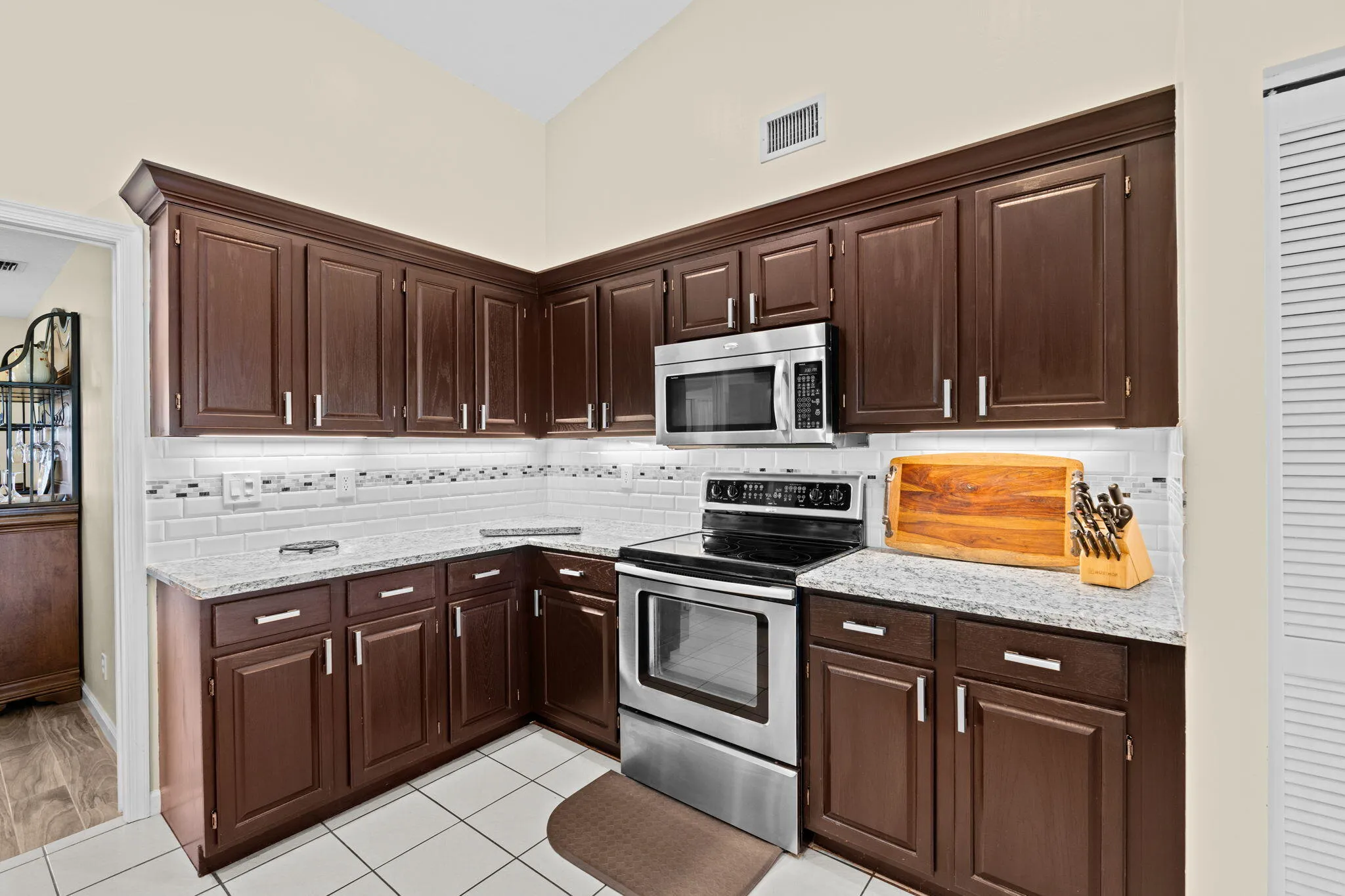 12-web-or-mls-A7409444