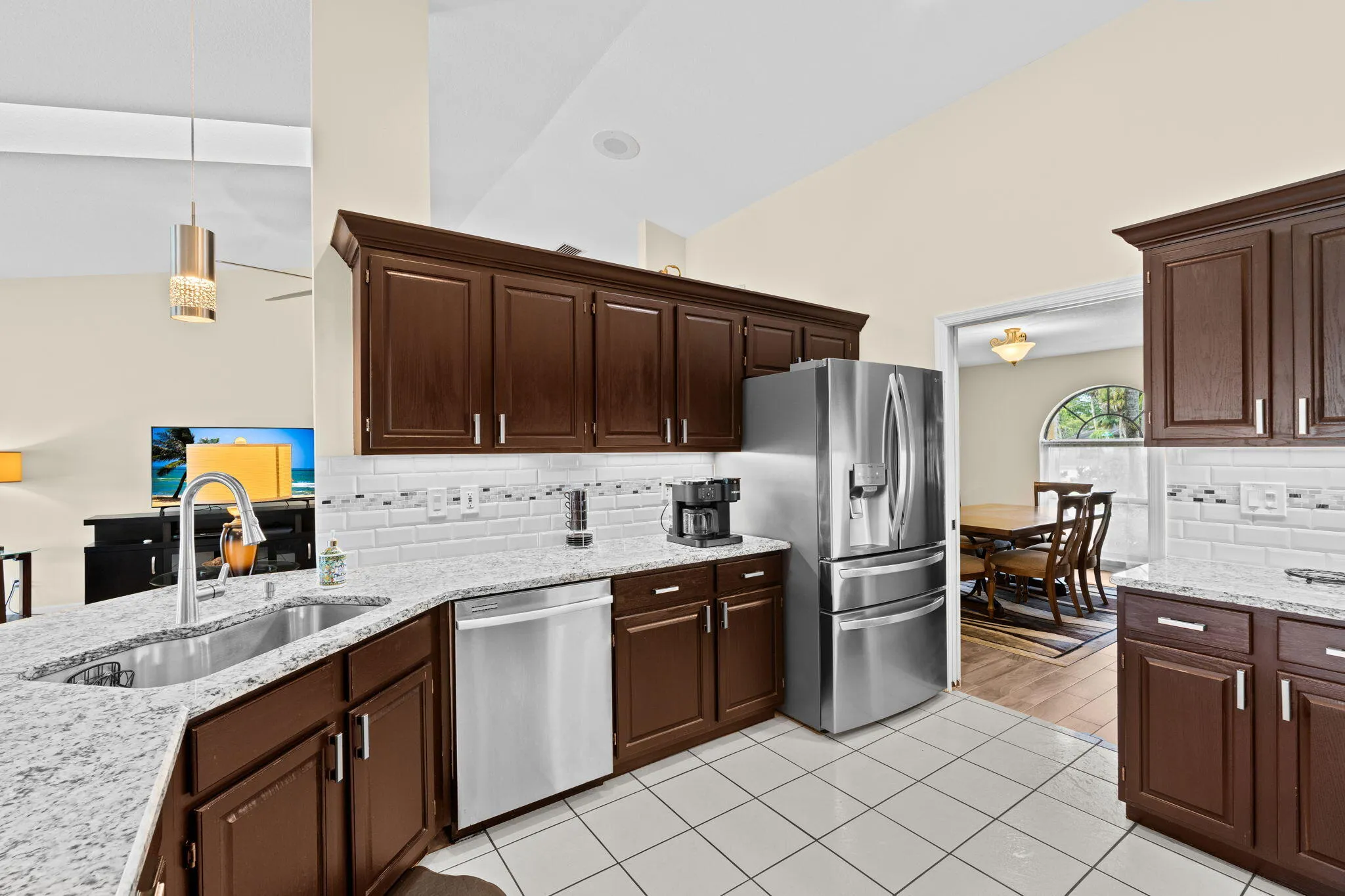 11-web-or-mls-A7409441