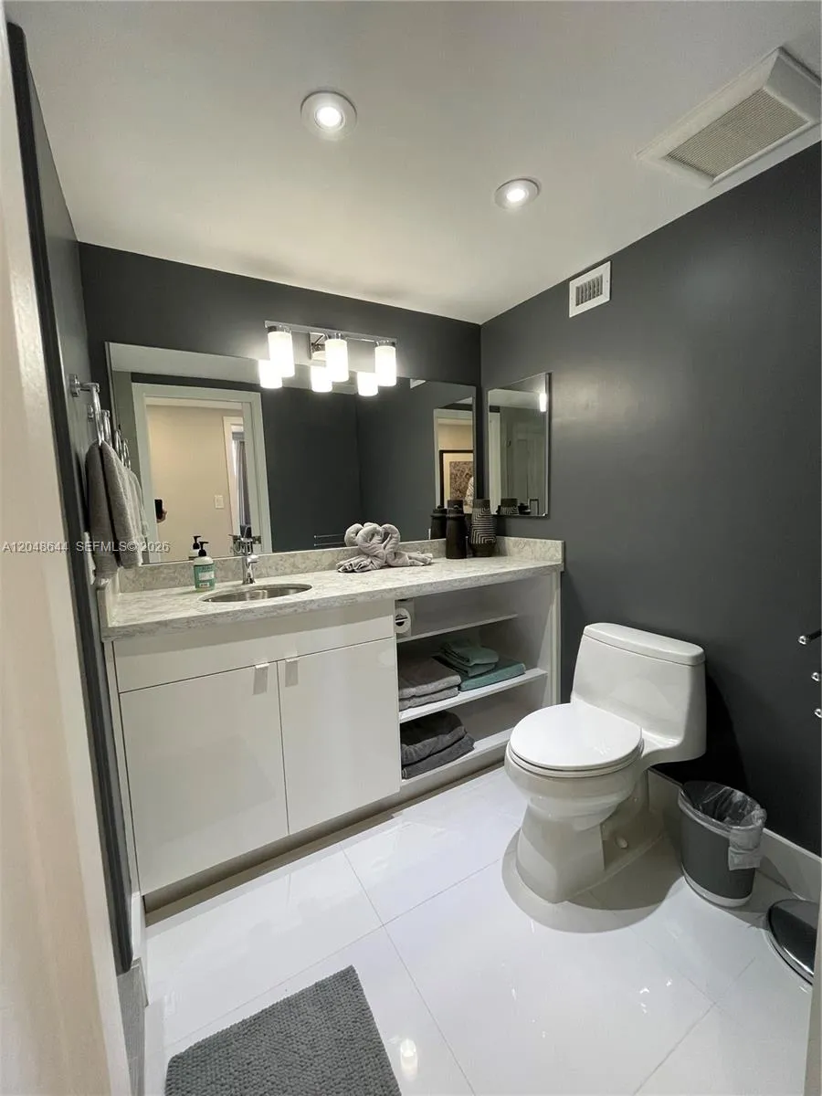 GUEST BATH