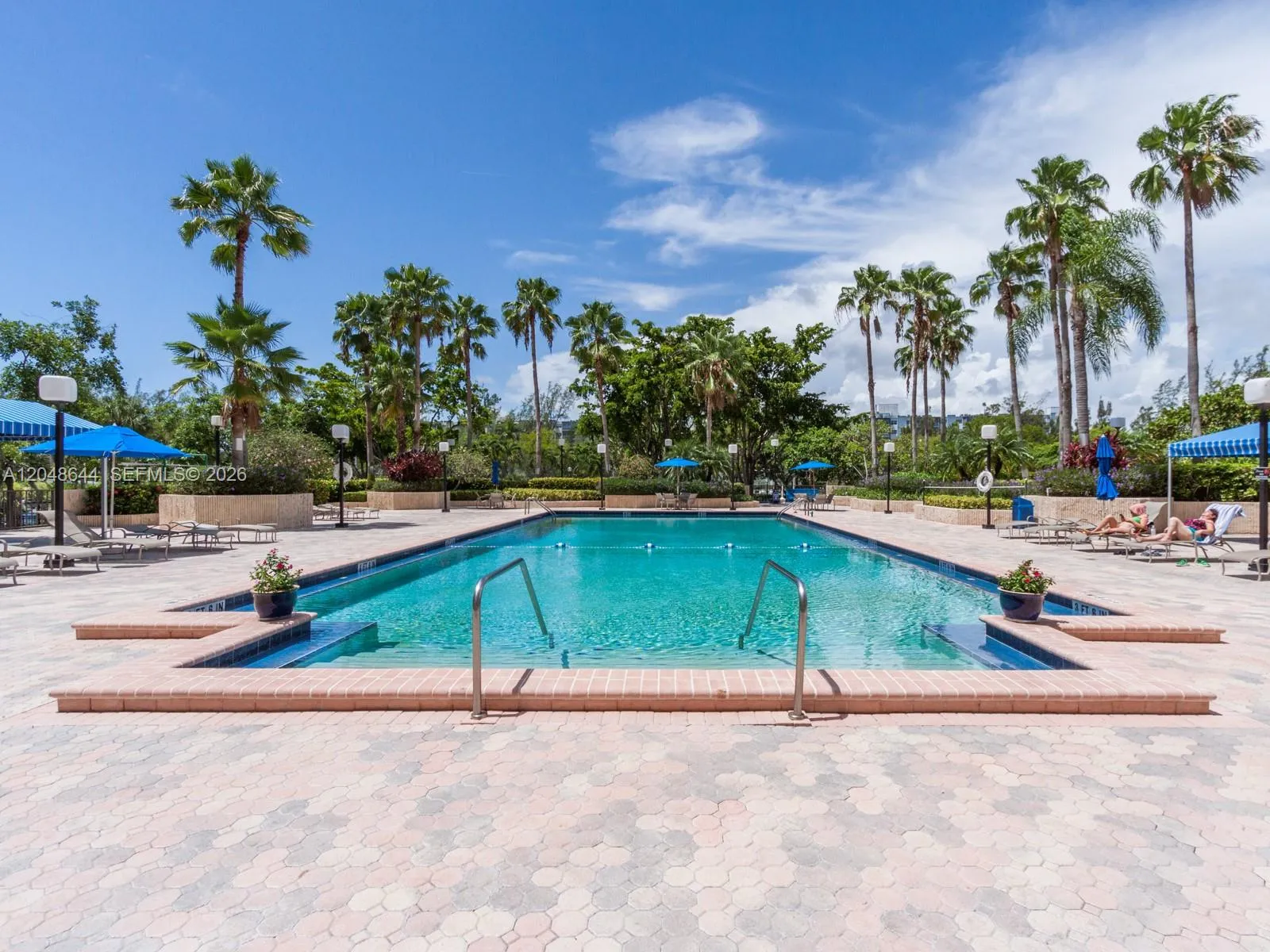 GARDEN POOL
