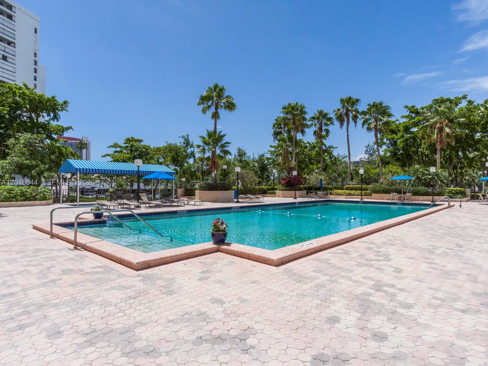 GARDEN POOL