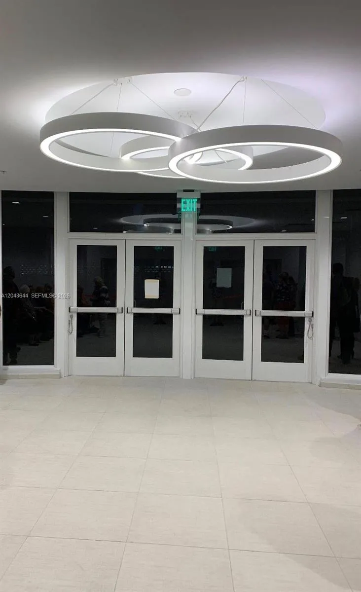 CLUBHOUSE ENTRANCE