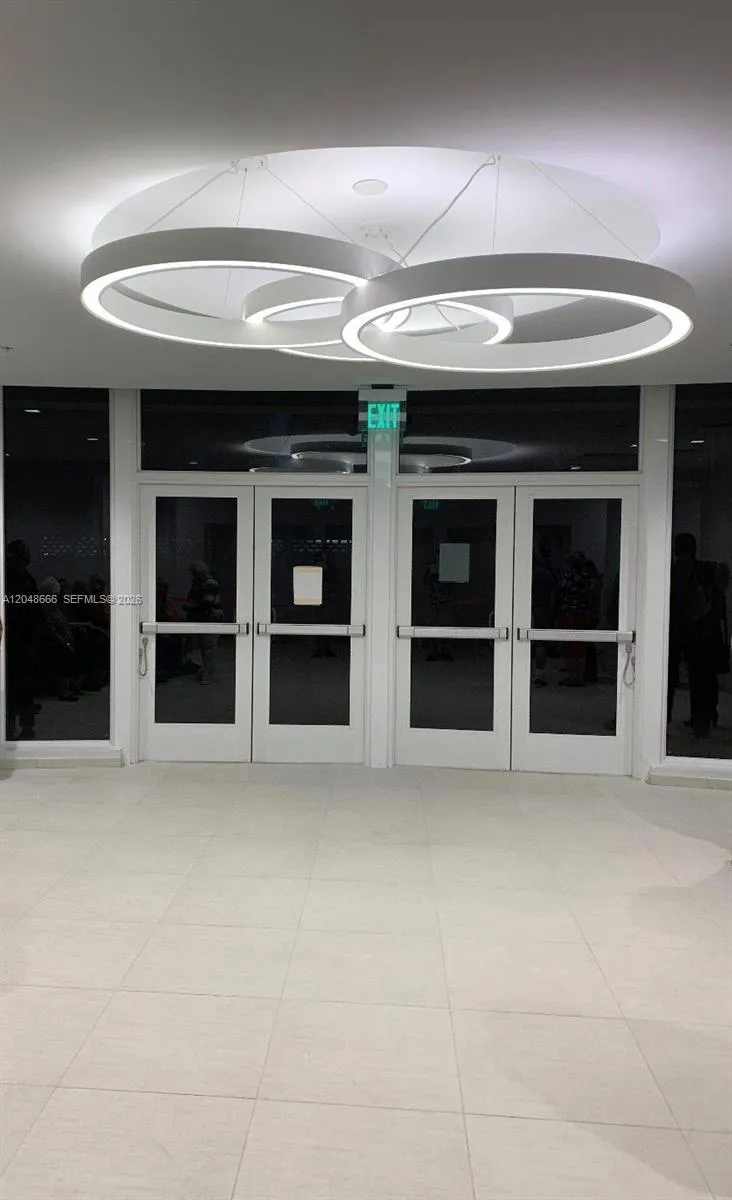 CLUBHOUSE ENTRANCE