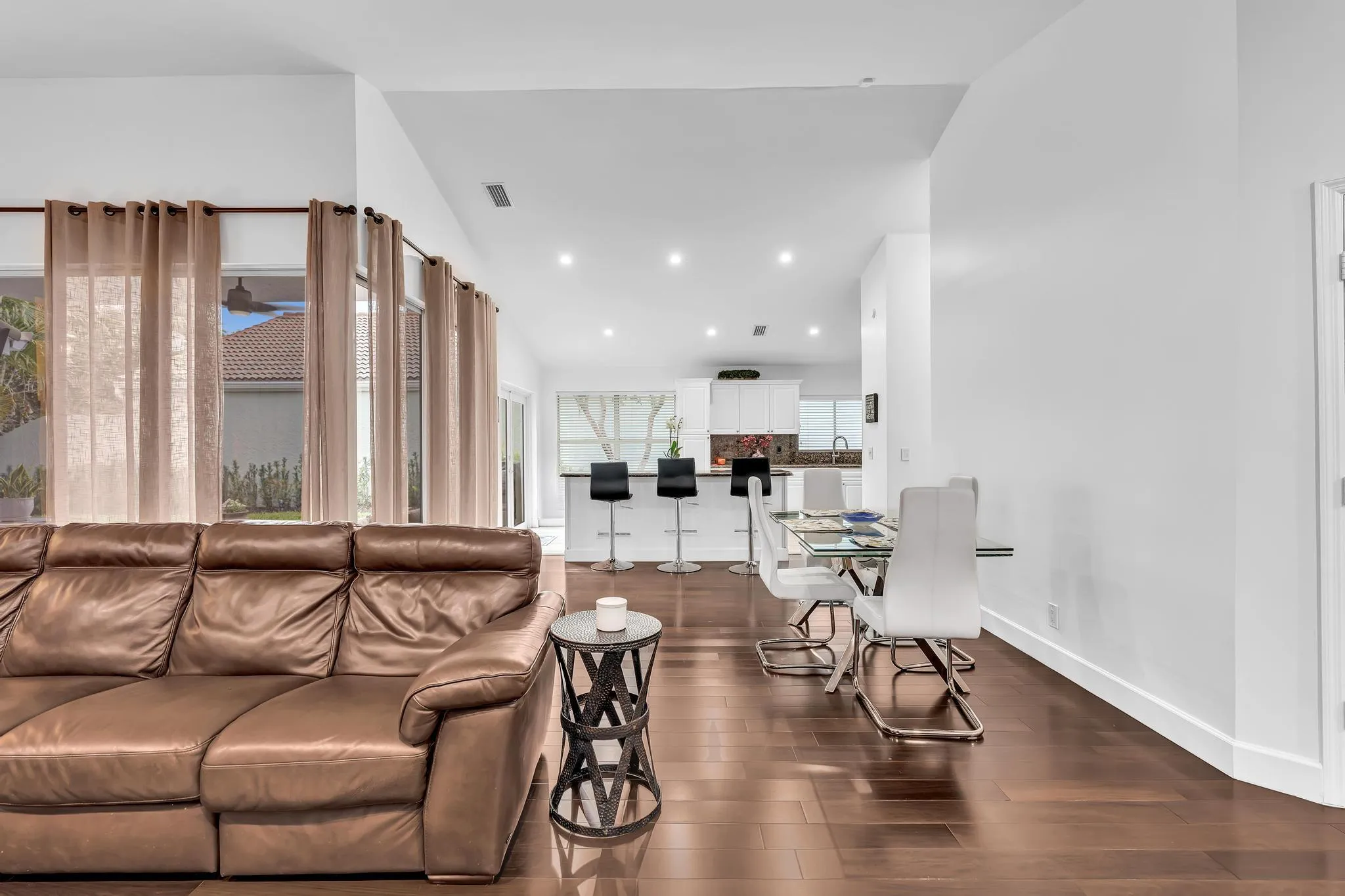 Living and dinning area