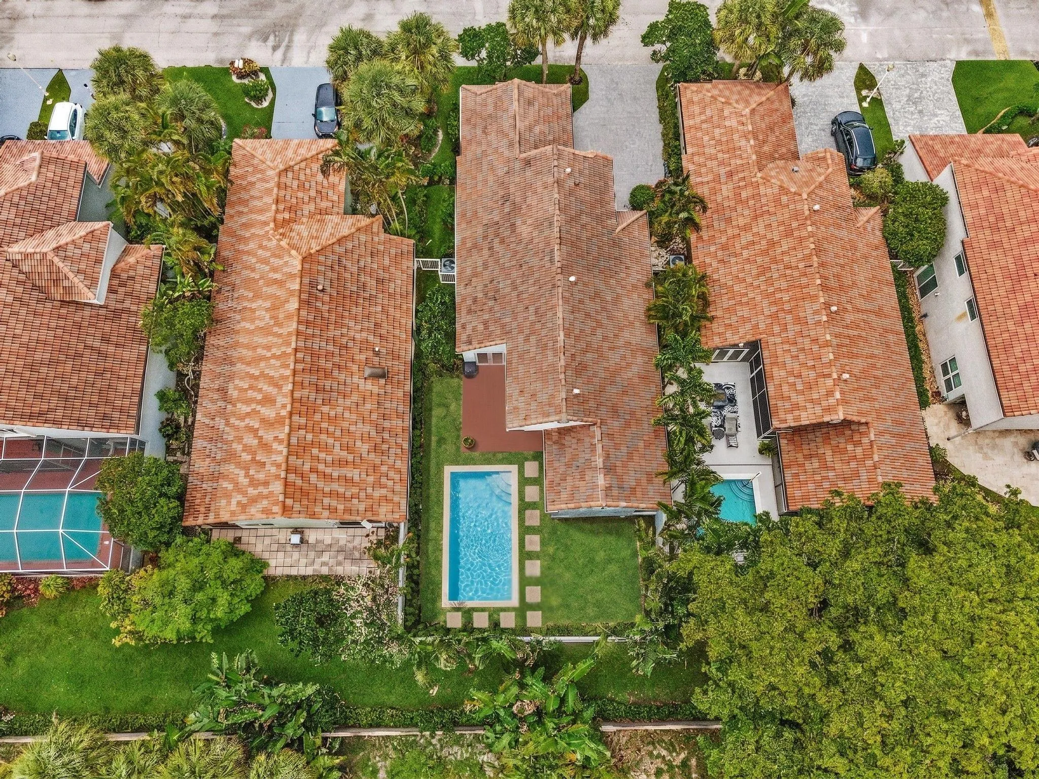 Private yard with Pool added virtually