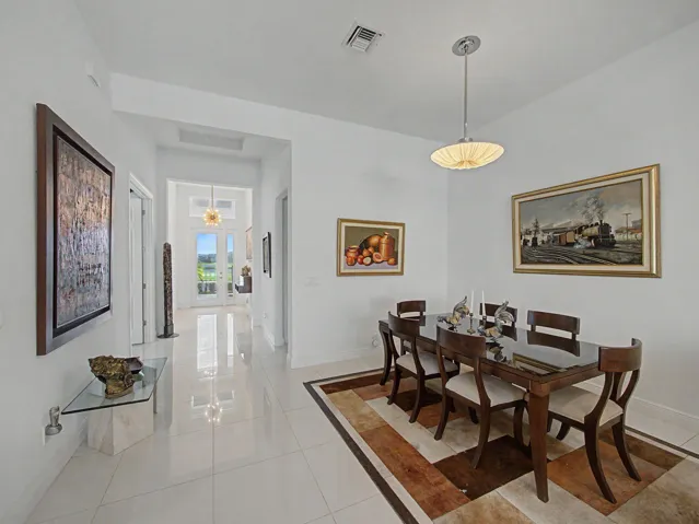 Dining/Foyer