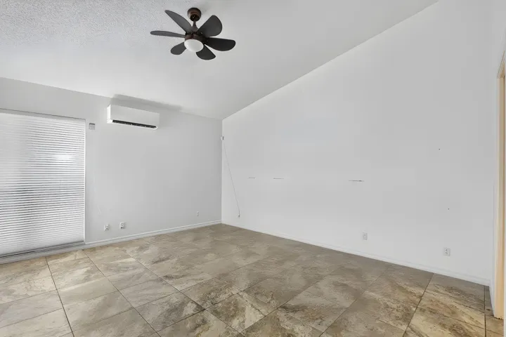 15-web-or-mls-7690 (13)