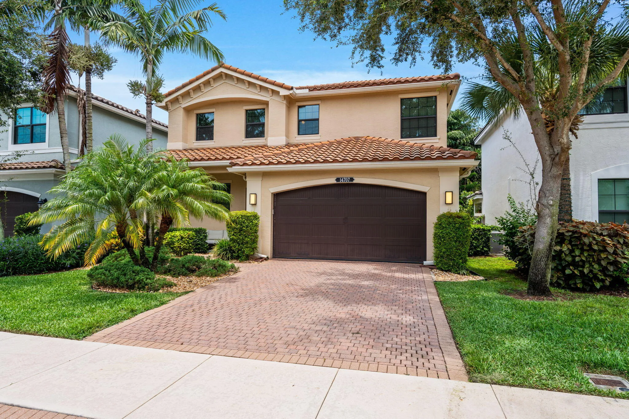 1-web-or-mls-A7400646