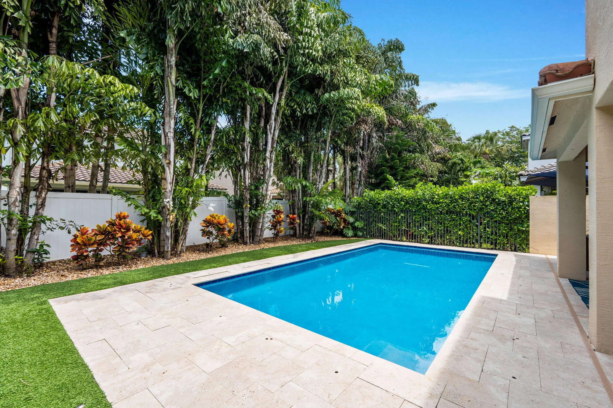 45-web-or-mls-A7400659