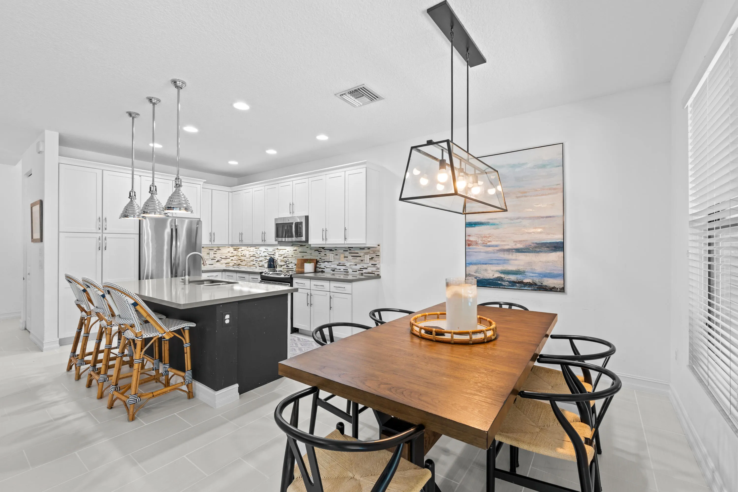 17-web-or-mls-A7400709