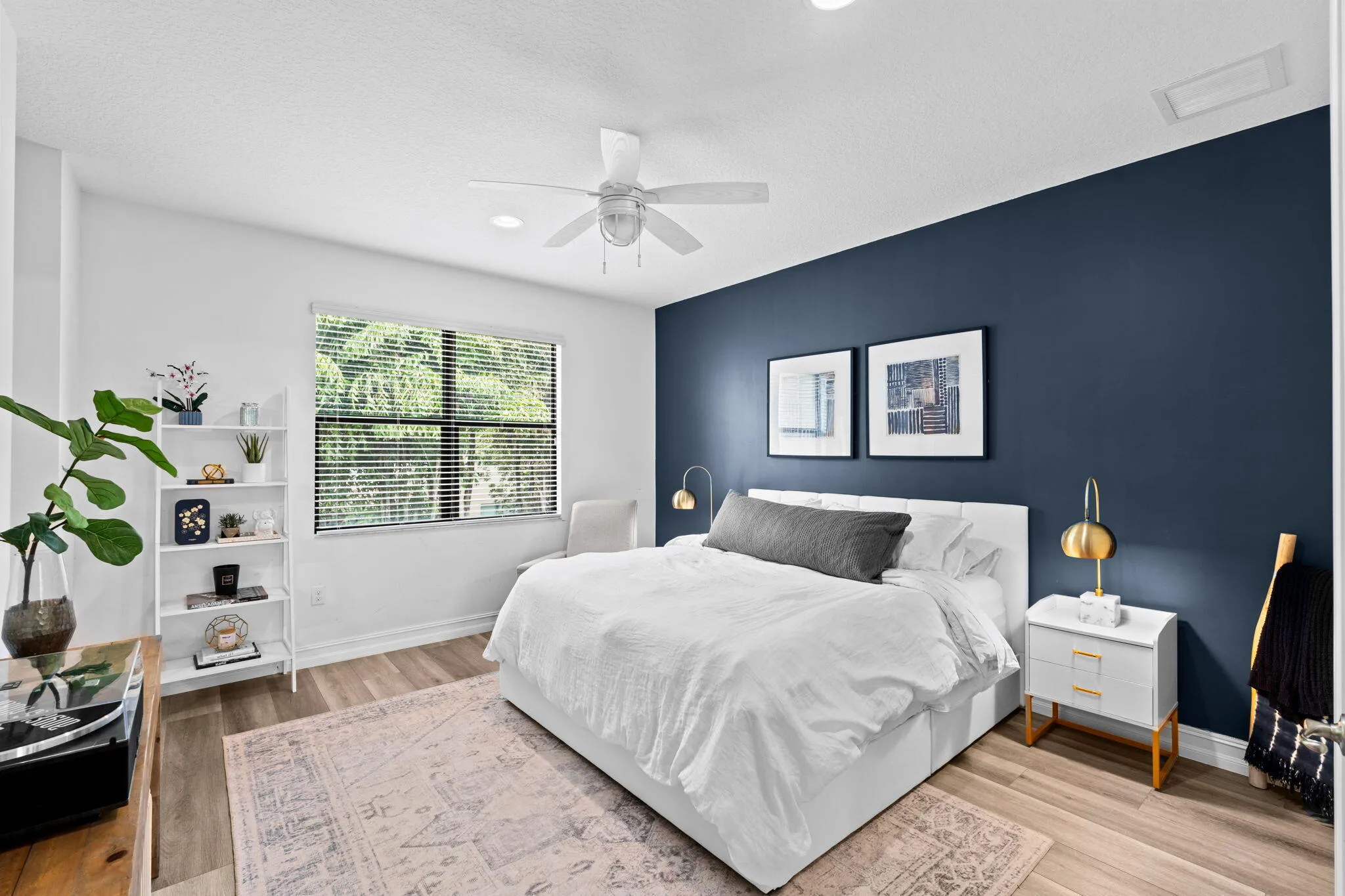 26-web-or-mls-A7400752