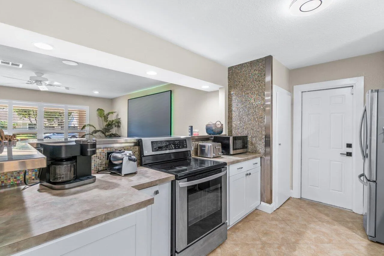 011-1315FulmarDrive-DelrayBeach-FL-33444