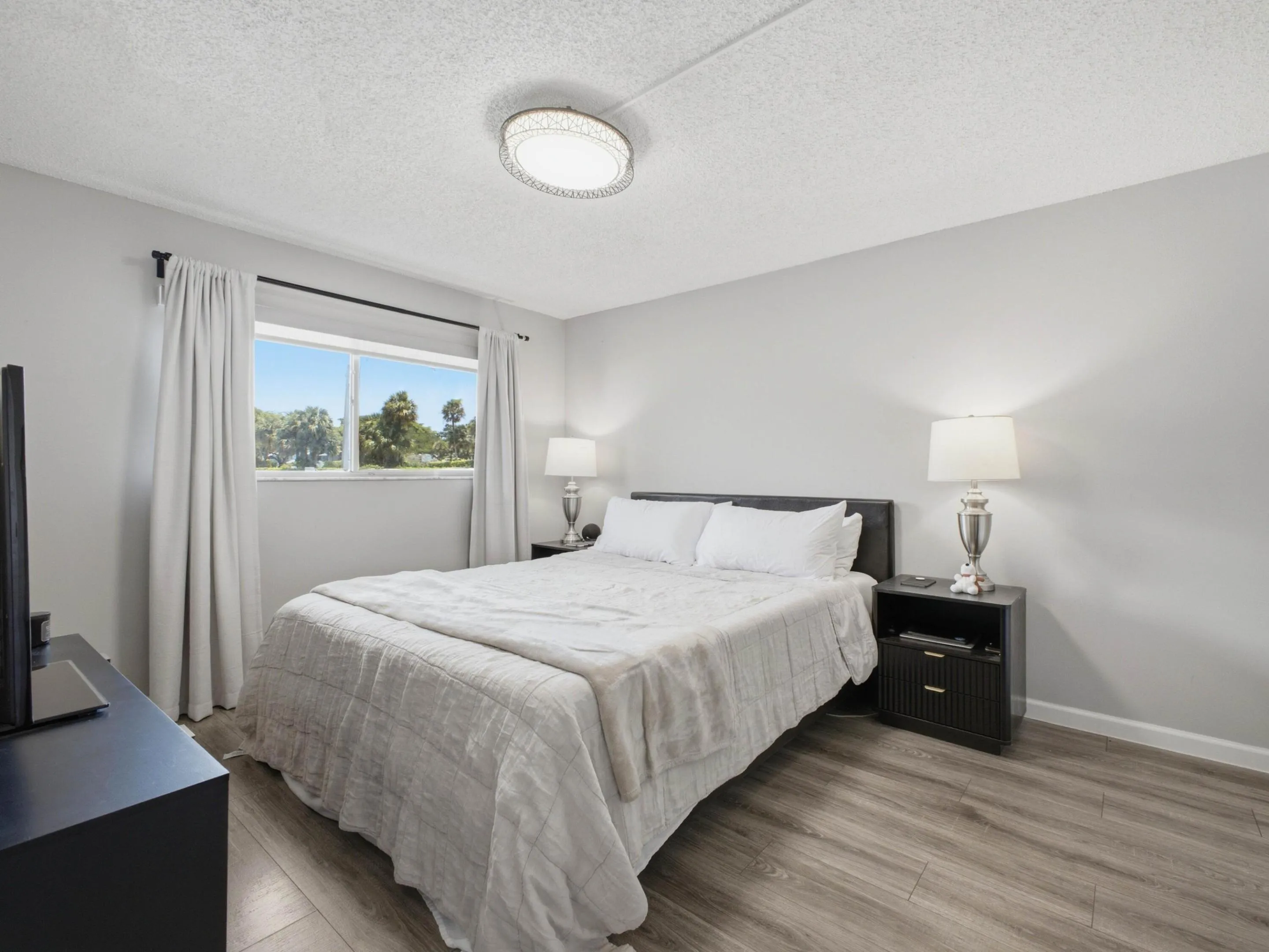 Guest Bedroom 1