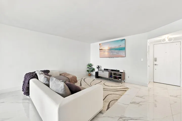 4_1000_s_ocean_blvd_pompano_beach_fl_330