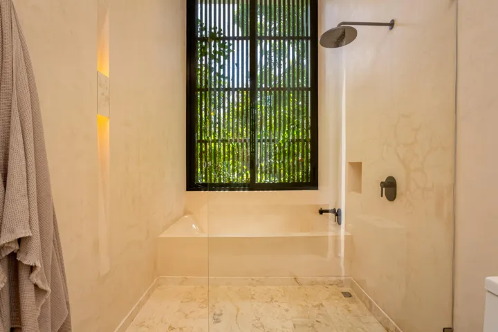 VILLA SOL Master Bathroom 2