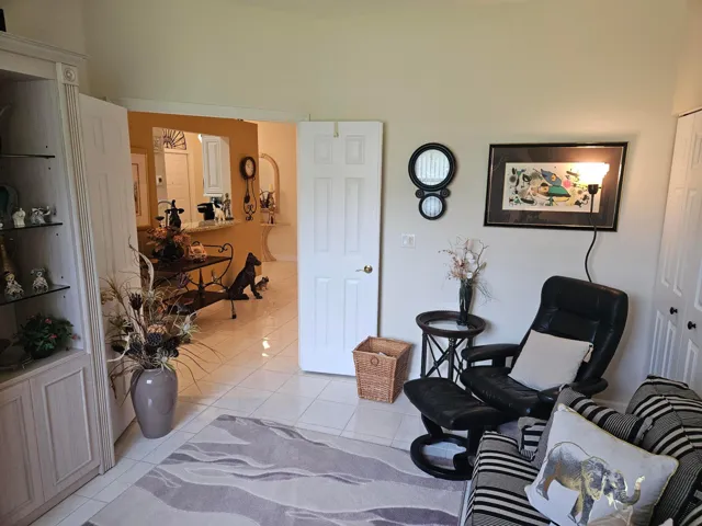 2nd bedroom/den