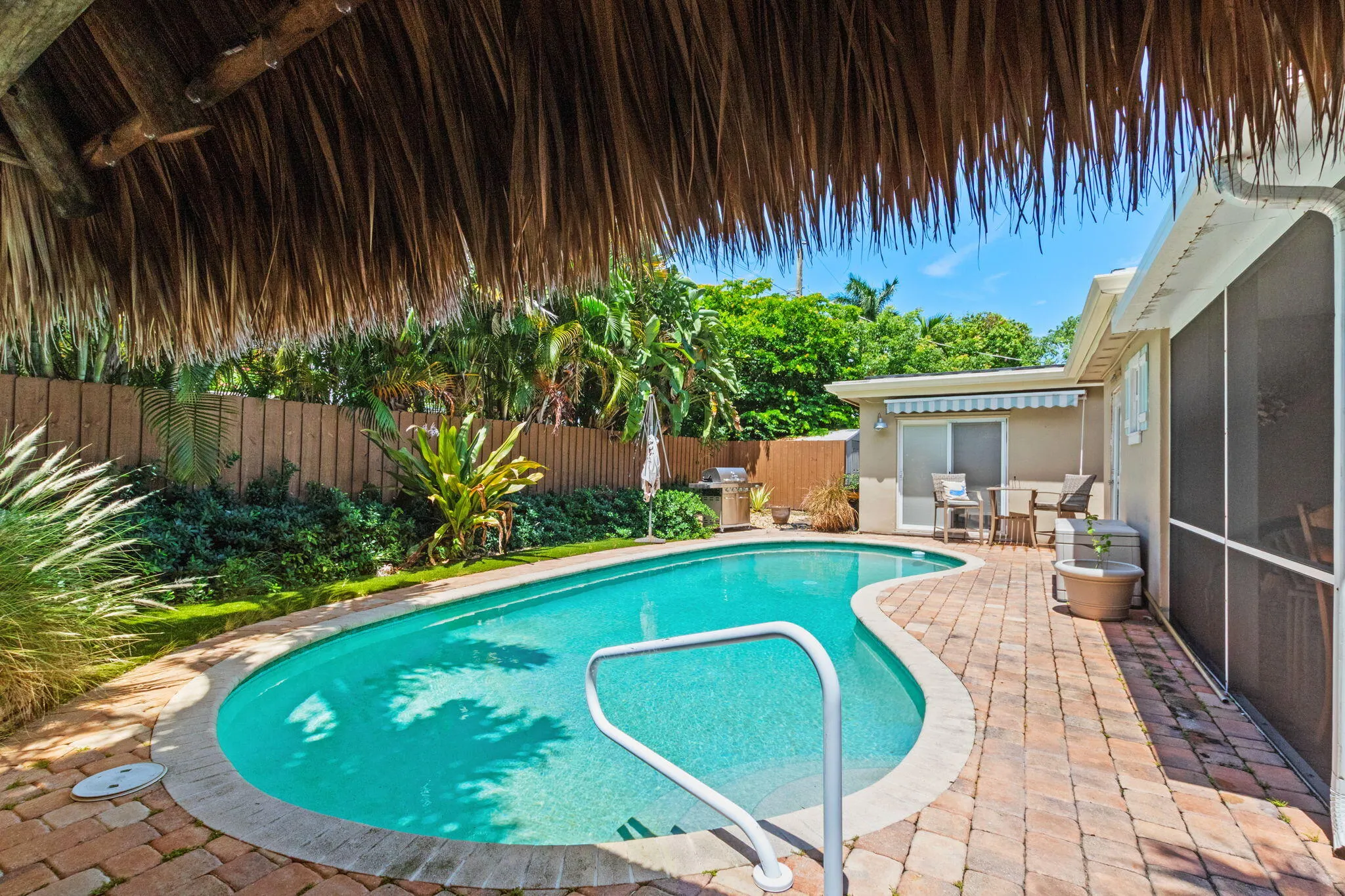 20-web-or-mls-349-sw-14th-ct