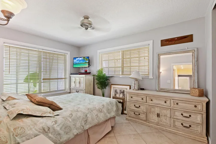 16-web-or-mls-349-sw-14th-ct