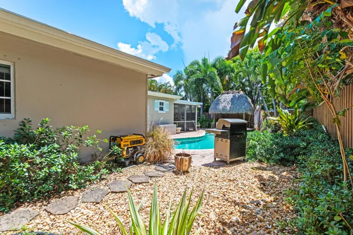 24-web-or-mls-349-sw-14th-ct