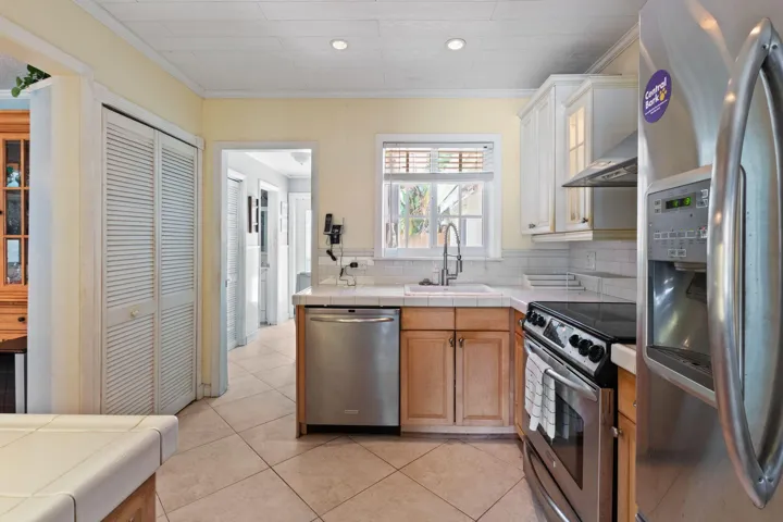 11-web-or-mls-349-sw-14th-ct