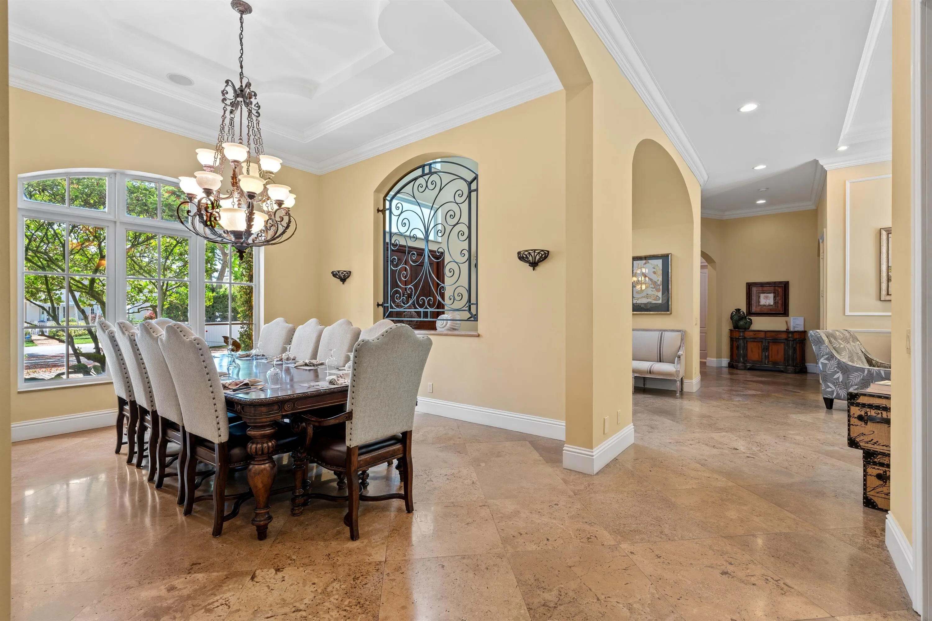 DINING_ROOM_ANGLE_LEFT