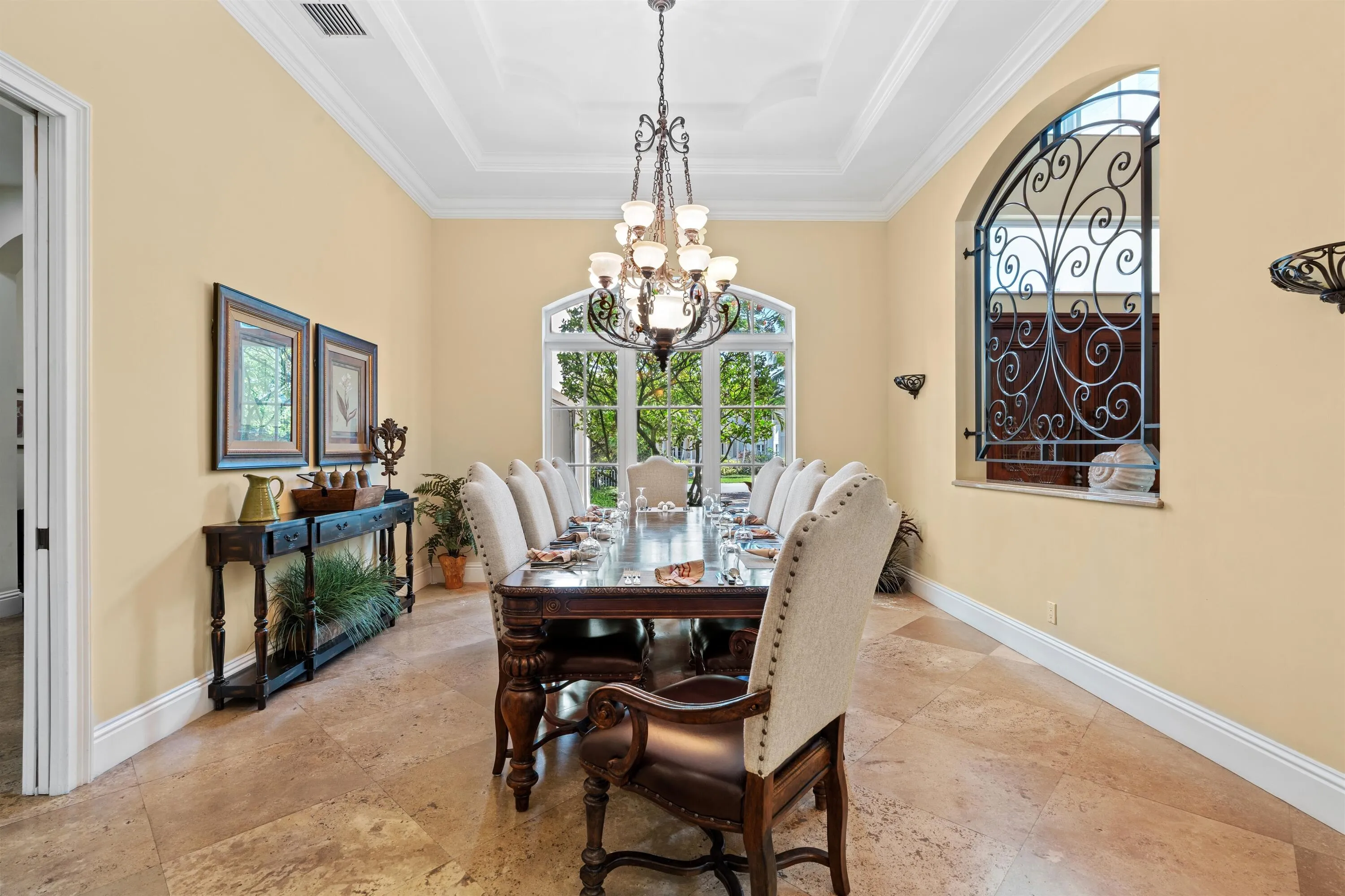 DINING_ROOM_STRAIGHT