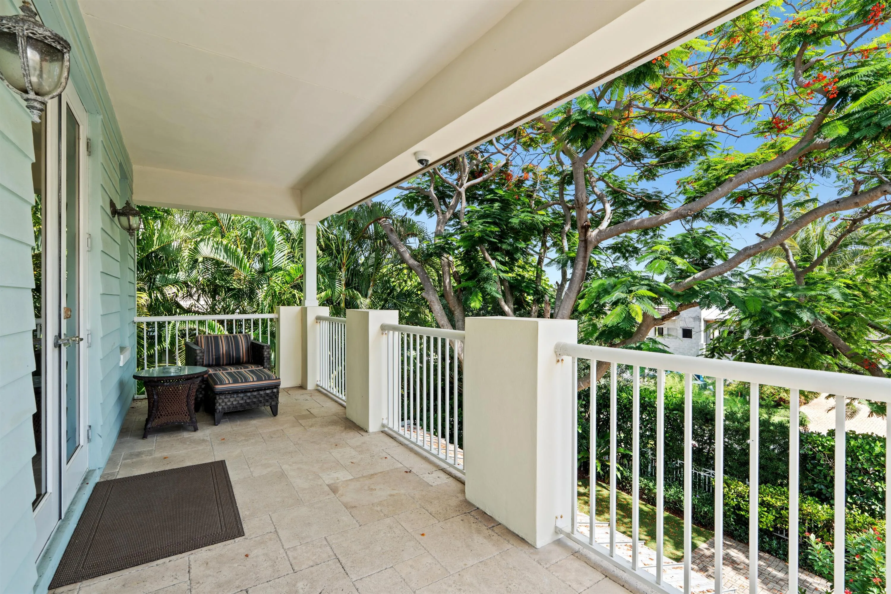 BALCONY_LEFT
