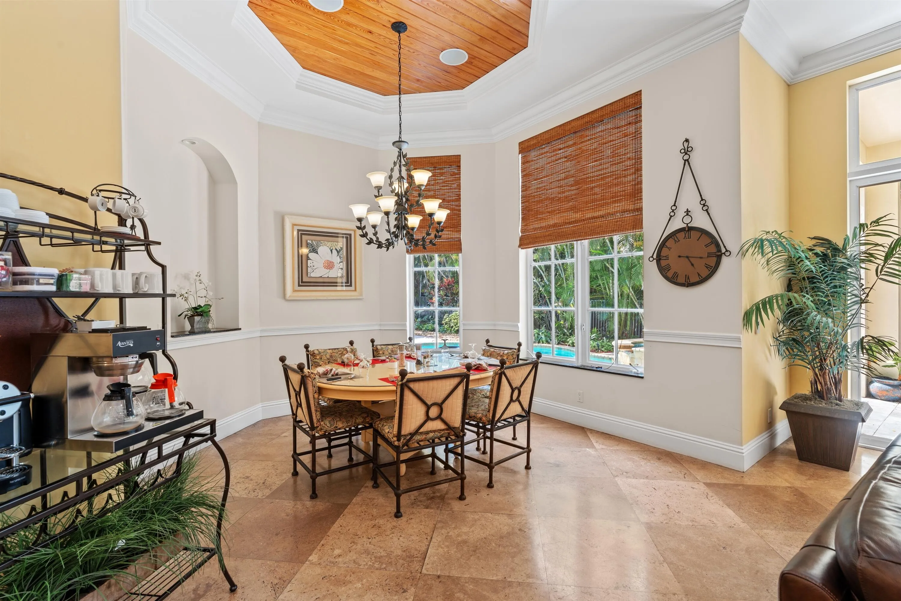 BREAKFAST_NOOK_ANGLE