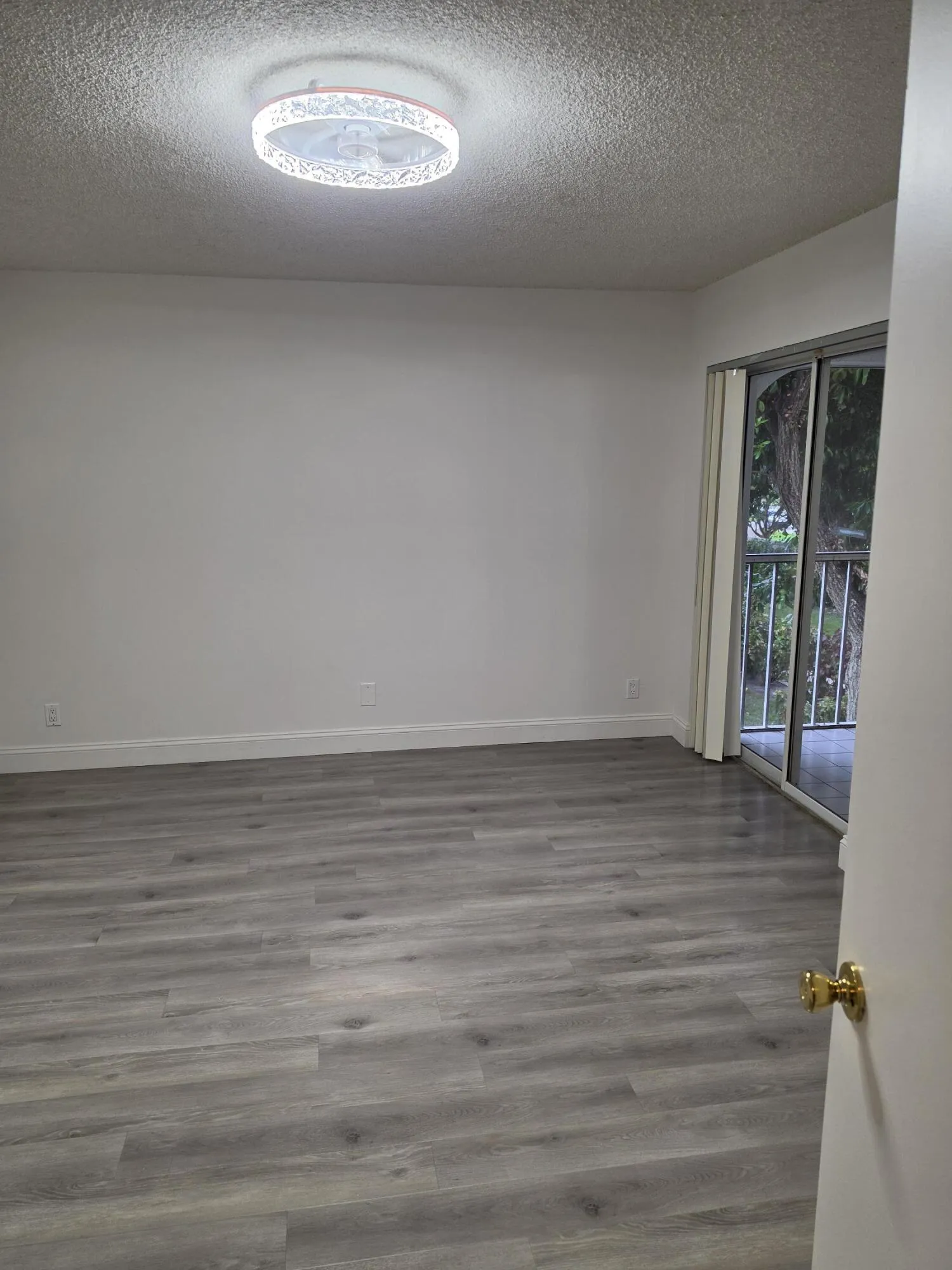 6584 VIA REGINA - UPDATED MASTER BEDROOM