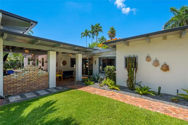 Photo 77